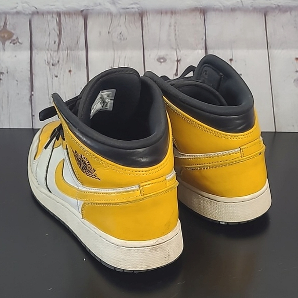 Nike Air Jordan 1 Mid US University Gold Yellow Shoes 554724-170 Youth 7/ W 8 - Picture 9 of 17